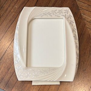 Lenox Cream and Gray Leaf Pattern Frame